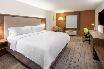 Holiday Inn Express and Suites Thomasville 1