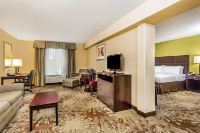Holiday Inn Gurnee Convention Center 4