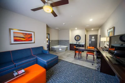 Holiday inn Express & Suites Oklahoma City Southeast jacuzzi