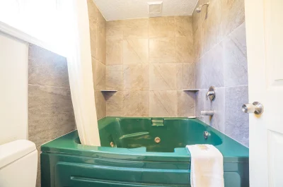 Home Hotel Lava Hot Springs jacuzzi