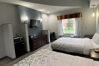HomeTowne Studios & Suites Washington 1