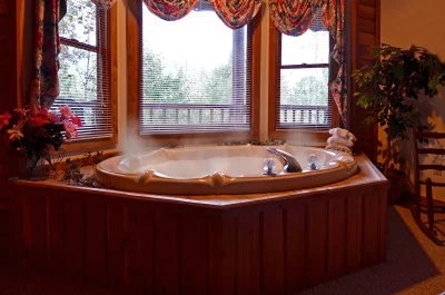 Honeymoon Hills Gatlinburg Cabin Rentals jacuzzi