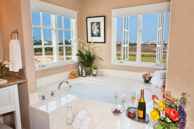 Inn at Playa del Rey jacuzzi