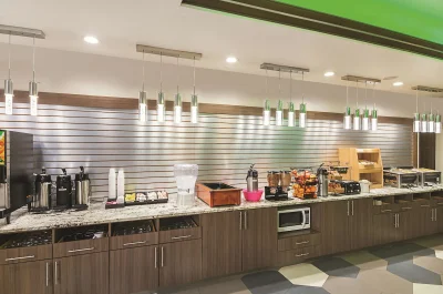 La Quinta Inn & Suite Kingwood Houston 3