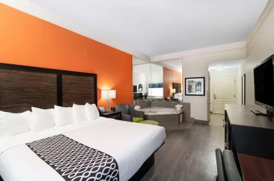 La Quinta Inn & Suites by Wyndham Prattville 2