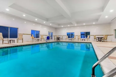 La Quinta by Wyndham Indianapolis Airport West 2