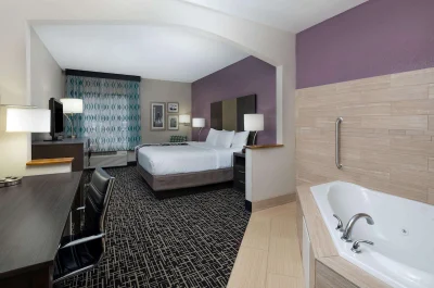 La Quinta by Wyndham Snellville - Stone Mountain jacuzzi