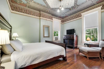 Lumber Baron Inn and Gardens 3