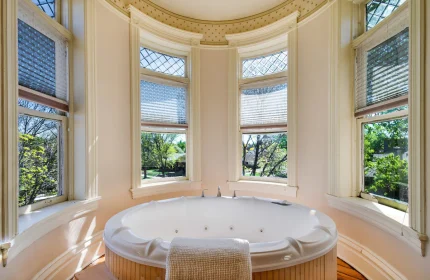 Lumber Baron Inn and Gardens jacuzzi Lumber Baron Inn and Gardens jacuzzi