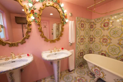 Madonna Inn jacuzzi