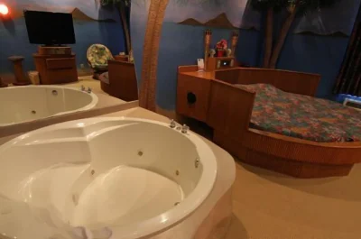 Magnolia Inn & Suites jacuzzi