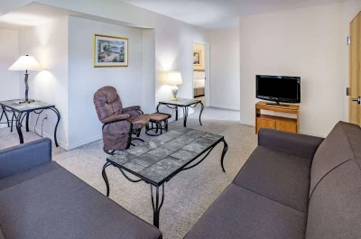 Microtel Inn & Suites by Wyndham Plattsburgh 2