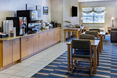 Microtel Inn & Suites by Wyndham Plattsburgh 4