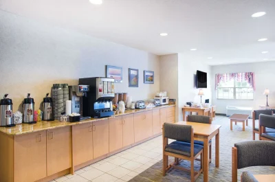 Microtel Inn & Suites by Wyndham Plattsburgh 5