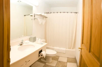 North Country Inn & Suites 2