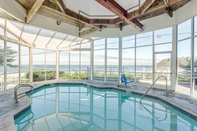 Pacifica Beach Hotel 4