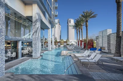 Palms Place Hotel 2