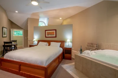 Pigeon Creek Inn 4