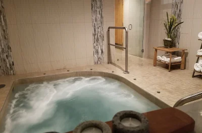 Portland Regency Hotel & Spa jacuzzi