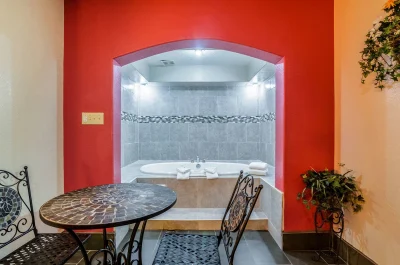 Quality Inn South jacuzzi