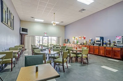 Quality Inn South3