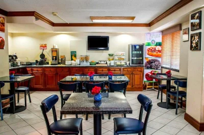 Quality Inn & Suites North Gibsonia 2