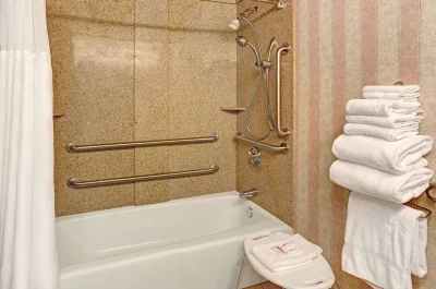 Ramada by Wyndham Bismarck 1