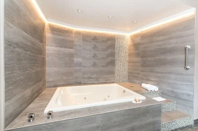 Ramada by Wyndham Bronx 4