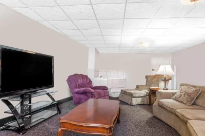 Ramada by Wyndham Henderson Evansville 1
