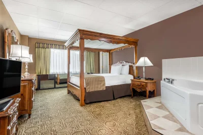 Ramada by Wyndham Paintsville Hotel & Conference Center jacuzzi