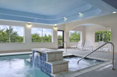 Ramada by Wyndham South Waco 1