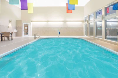 Ramada by Wyndham Springfield North 3