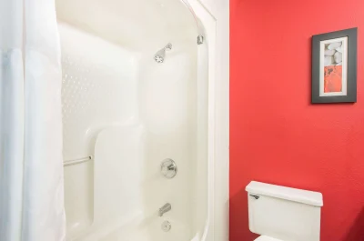 Ramada by Wyndham Springfield North 4