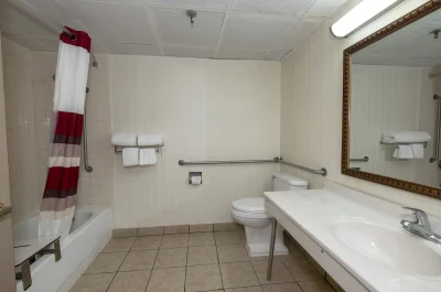 Red Roof Inn and Suites Newark 2