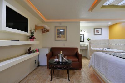Romantic Inn & Suites 2