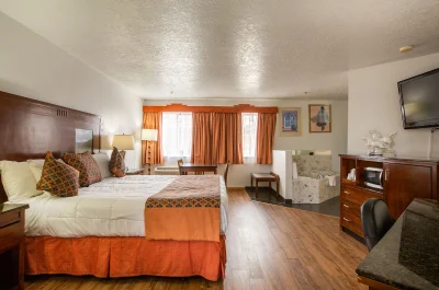 Sandia Peak Inn - Albuquerque jacuzzi