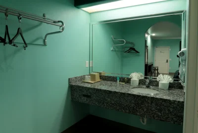 Scottish Inn & Suites 2