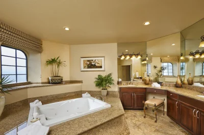 Scottsdale Plaza Resort jacuzzi