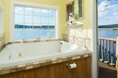 Sheepscot Harbour Village Resort jacuzzi