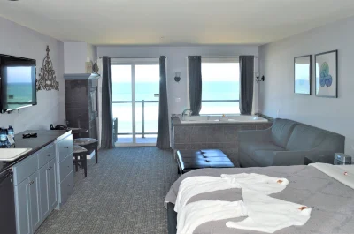 Starfish Manor Oceanfront Hotel 1