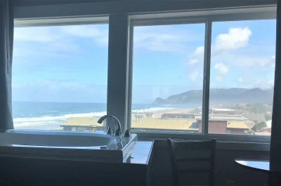 Starfish Manor Oceanfront Hotel 3