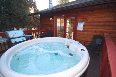 Streamside on Fall River jacuzzi