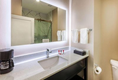 Super 8 by Wyndham Kingwood Houston North 3
