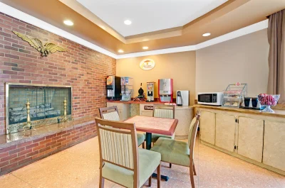 Super 8 by Wyndham Milford New Haven 1