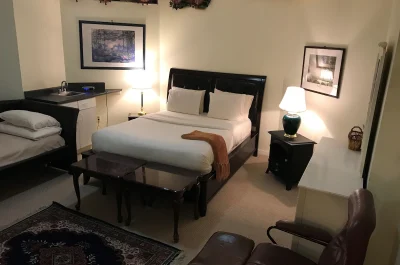 The Columbia Inn at Peralynna12