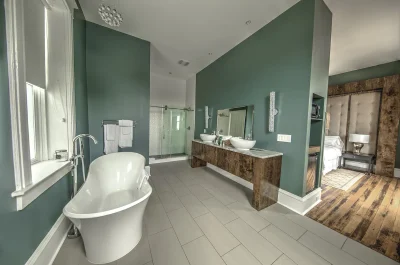 The Harkness Hotel jacuzzi