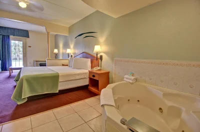The Inn at South Padre jacuzzi