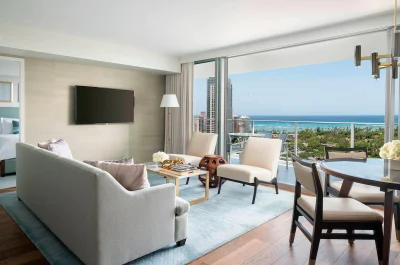 The Ritz-Carlton Residences, Waikiki Beach 2