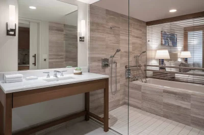 The Ritz-Carlton Residences, Waikiki Beach jacuzzi