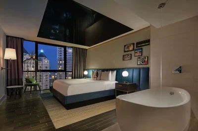 The Starling Atlanta Midtown jacuzzi